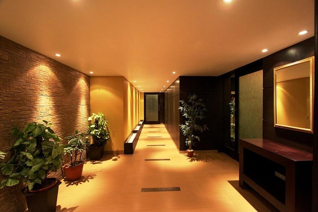 Brijwasi Royal Hotel Mathura Bagian luar foto