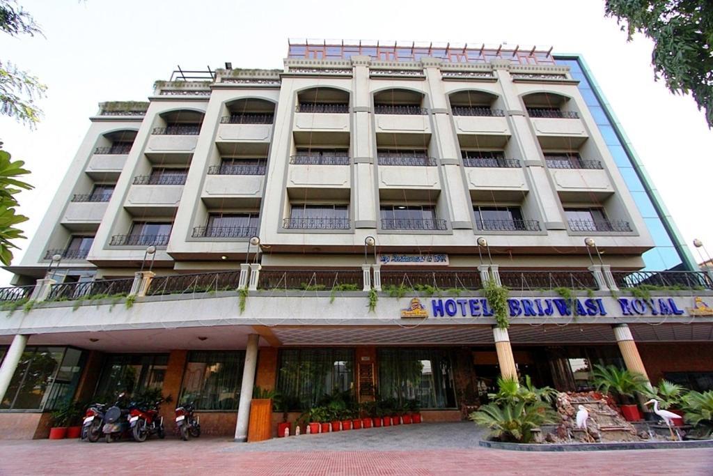Brijwasi Royal Hotel Mathura Bagian luar foto