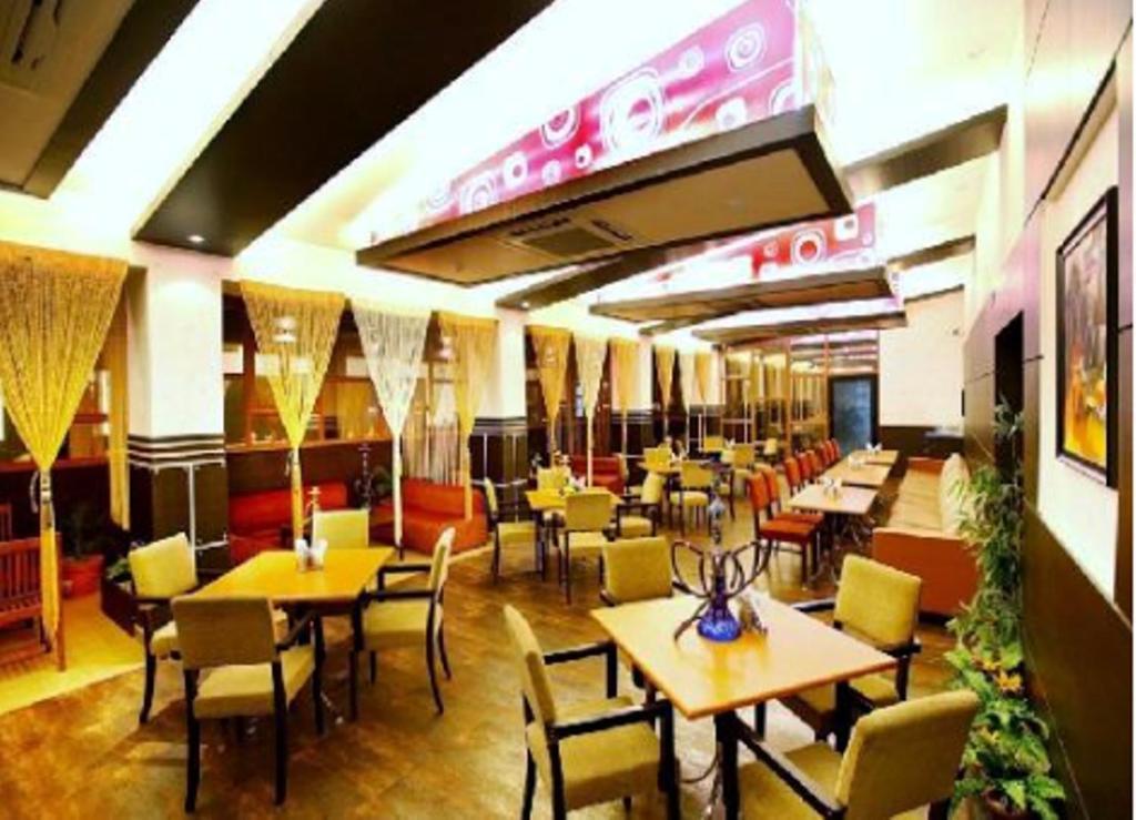 Brijwasi Royal Hotel Mathura Bagian luar foto